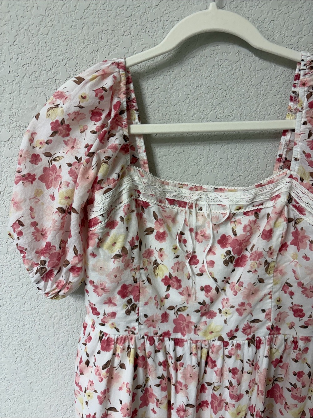 Abercrombie & Fitch Pink Floral Puff-Sleeve Midi Dress